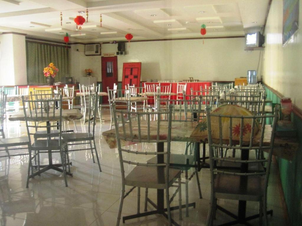 Magayon Hotel Legazpi Exterior foto