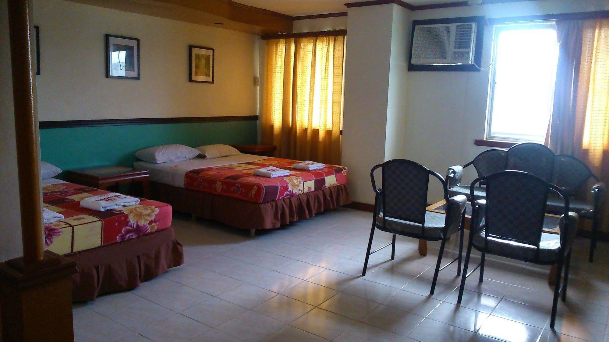 Magayon Hotel Legazpi Exterior foto